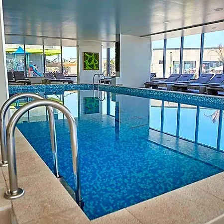 Indigo Alezzi Pool &